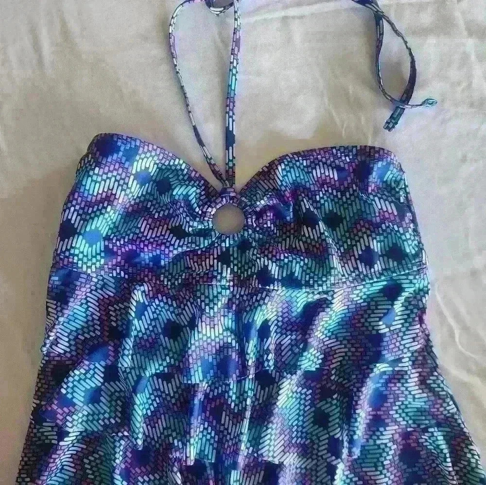 Women's  Collections by Catalina swim top. Size xl. Tie neck, open back